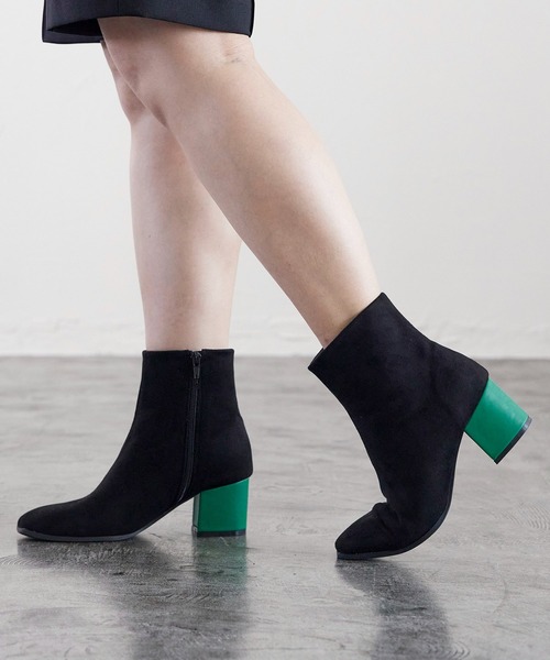 noyau（ノヤウ）の「スクエアトゥショートブーツ（ブーツ・レディース・ブラック/ホワイト×パープル/キャメル/ライトベージュ/ブラック系その他6・S/LL/M/L）」の4枚目の写真