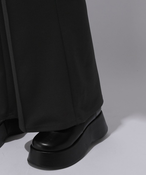 HARE（ハレ）の「カラーソフトワイドフレアパンツ(HARE)（その他パンツ・レディース・ブルー/イエロー系その他/ブラック・MEDIUM/SMALL）」の9枚目の写真