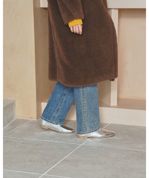 Emma Francis（エマフランシス）の「スクエアトゥ フラット Uカット パンプス（パンプス・レディース・アイボリー/ブラック/ネイビー/シルバー/ブラウン・22.5cm/23.0cm/23.5cm/24.0cm/24.5cm/25.0cm/22.0cm）」の13枚目の写真