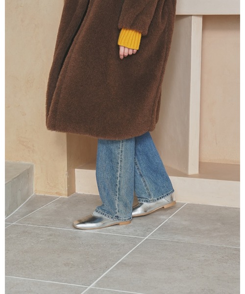 Emma Francis（エマフランシス）の「スクエアトゥ フラット Uカット パンプス（パンプス・レディース・アイボリー/ブラック/ネイビー/シルバー/ブラウン・22.5cm/23.0cm/23.5cm/24.0cm/24.5cm/25.0cm/22.0cm）」の14枚目の写真