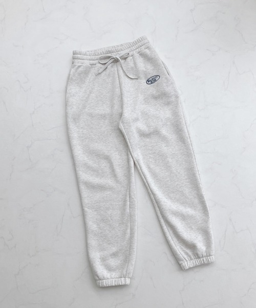 AS KNOW AS plus(アズノゥアズプラス)の「♪ロゴ刺繍 ジョガースウェットパンツ(スウェットパンツ・レディース・ブラック/ブルー/オートミール・FREE)」の14枚目の写真