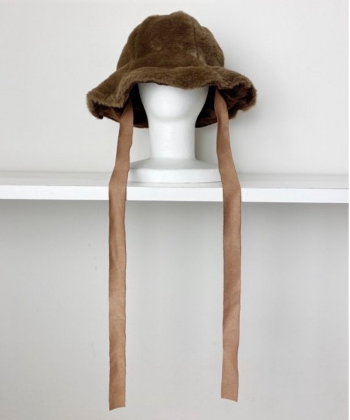 XU(エックスユー)の「【Never mind the XU】ribbon fur hat / 【ネバーマインド ザ エックスユー】リボンファーハット(ハット・メンズ・ベージュ/ブラウン/レッド/アイボリー/ブラック/カーキ・ONE SIZE)」の20枚目の写真