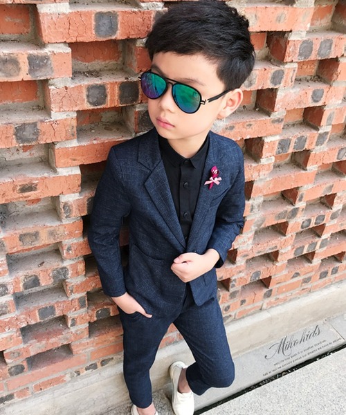 DAY CLOSET(デイ クローゼット)の「キッズ セットアップスーツ クラシックジャケット+パンツ+コサージュ 3点セット(セットアップ・キッズ・グリーン/ネイビー/レッド・140cm/130cm/150cm/110cm/120cm/100cm)」の8枚目の写真