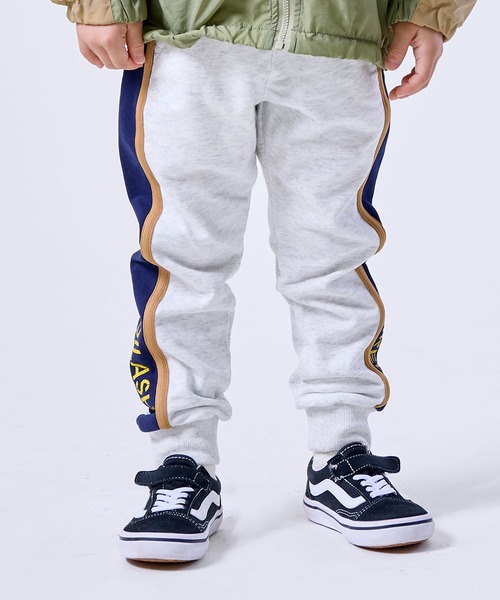 DILASH（ディラッシュ）の「サイドラインロゴスウェットパンツ（スウェットパンツ・キッズ・ブラック/グレー/ライトグリーン・110/140/100/130/120/90/80）」の4枚目の写真