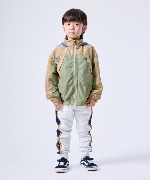 DILASH（ディラッシュ）の「サイドラインロゴスウェットパンツ（スウェットパンツ・キッズ・ブラック/グレー/ライトグリーン・110/140/100/130/120/90/80）」の9枚目の写真