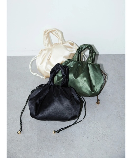 AMERICAN HOLIC(アメリカンホリック)の「パテッド巾着バッグ(ハンドバッグ・レディース・アイボリー/ブラック/カーキ・FREE)」の8枚目の写真