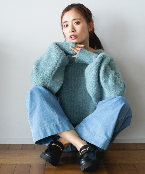 mysty woman(ミスティウーマン)の「ブークレーショートニット 183865(ニット/セーター・レディース・ブルー/アイボリー/ピンク/モカ・FREE)」の3枚目の写真
