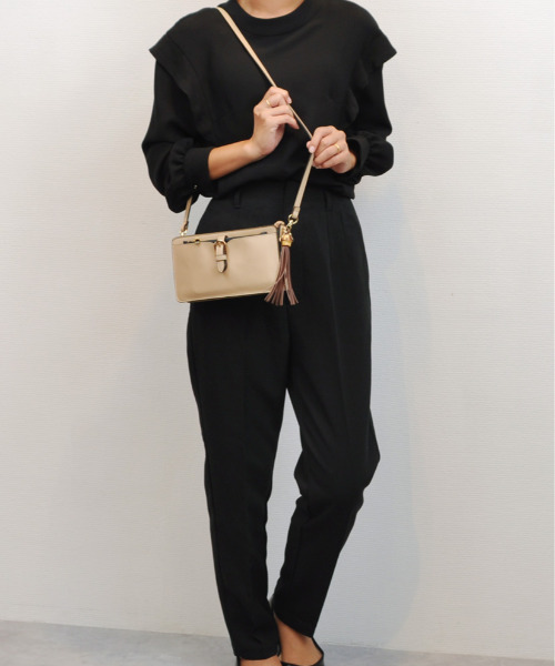 cache cache（カシュ カシュ）の「カシュカシュ cachecache / ベルトフラップウォレットショルダー（ショルダーバッグ・レディース・ベージュ系その他/ブラック/アイボリー/サックスブルー/マスタード・FREE）」の22枚目の写真