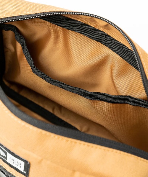 NEW ERA(ニューエラ)の「NEW ERA/ニューエラ ショルダーバック SHOULDER POUCH L ショルダーポーチ ラージ 2L 12325635/13772353(ショルダーバッグ・メンズ・ブラック/ブラウン・FREE)」の19枚目の写真