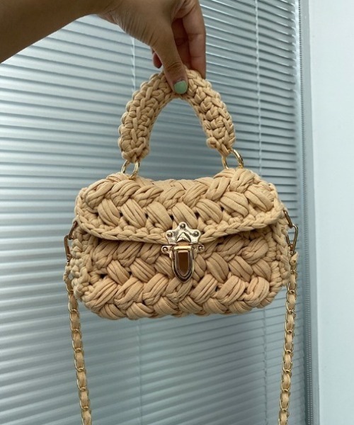 deux amour（ドゥーザムール）の「編み込みバッグ（ボディバッグ/ウエストポーチ・レディース・ベージュ/ブラック/ブルー・FREE(9)）」の3枚目の写真