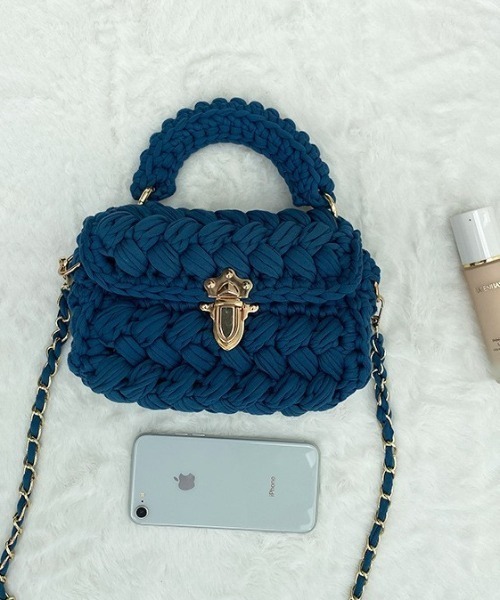 deux amour（ドゥーザムール）の「編み込みバッグ（ボディバッグ/ウエストポーチ・レディース・ベージュ/ブラック/ブルー・FREE(9)）」の7枚目の写真