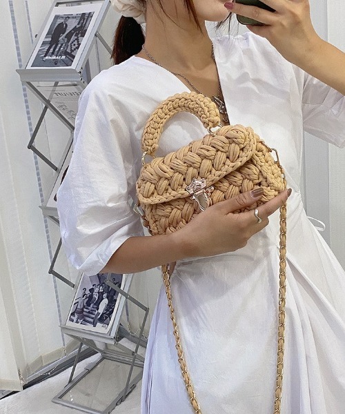 deux amour（ドゥーザムール）の「編み込みバッグ（ボディバッグ/ウエストポーチ・レディース・ベージュ/ブラック/ブルー・FREE(9)）」の4枚目の写真