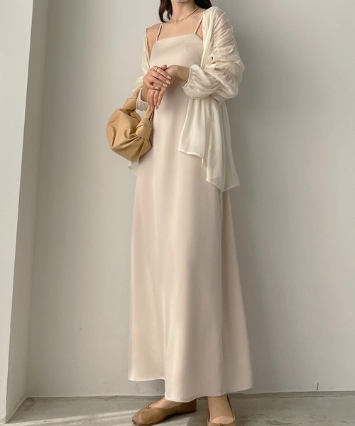 Louere（ルエレ）の「【選べる】バックストラップデザインサテンキャミワンピース（ワンピース・レディース・モカ/ベージュ/ブラック/ピンクベージュ/チャコールグレー/ベージュ系その他/ブラック系その他/グレー系その他・SMALL/MEDIUM/LARGE/X-LARGE）」の17枚目の写真