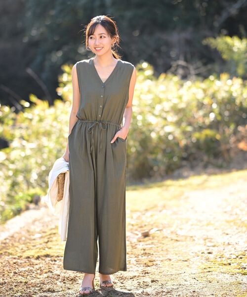 rps（アールピーエス）の「Vネックノースリーブオールインワン