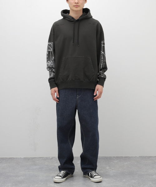C.E（シーイー）の「【C.E / シーイー】WASHED FRAUDULENCE HOODY（パーカー・メンズ・ブラック・MEDIUM/LARGE）」の2枚目の写真