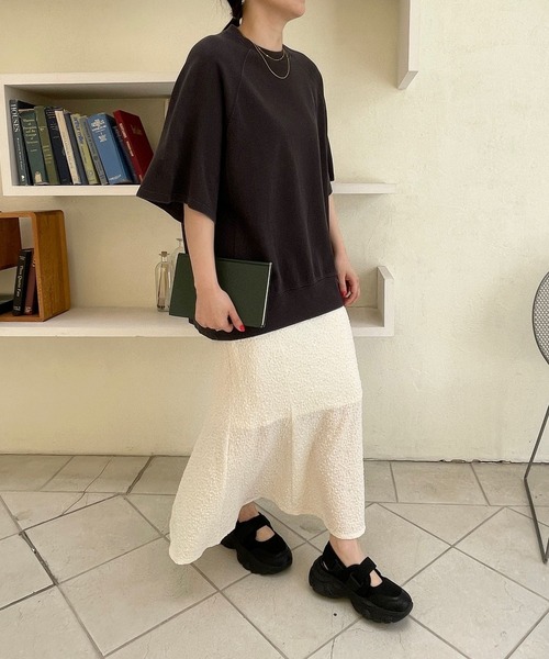 LOWRYS FARM(ローリーズファーム)の「シャーリングフレアスカート2(スカート・レディース・ブルー/ブラック/アイボリー・FREE)」の7枚目の写真