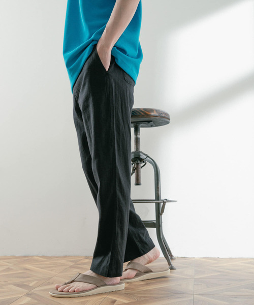 ITEMS URBANRESEARCH（アイテムズ アーバンリサーチ）の「テーパーシルエット麻レーヨンRelaxパンツ（その他パンツ・メンズ・ベージュ/ネイビー/ブラック・MEDIUM/LARGE）」の11枚目の写真