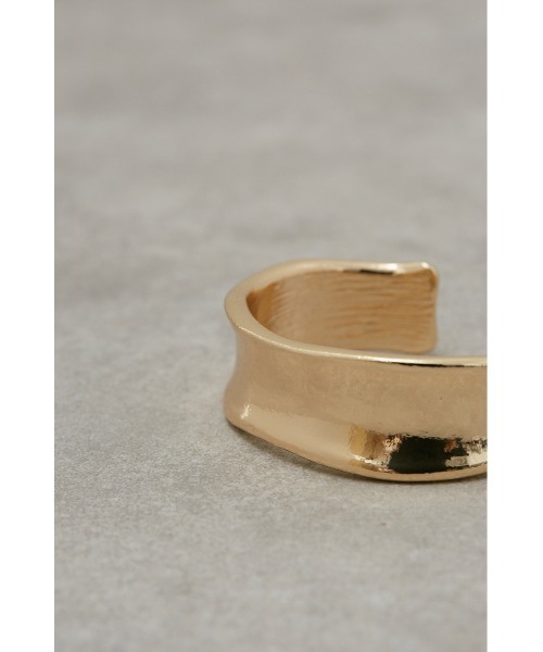 AZUL by moussy(アズールバイマウジー)の「NUANCE CURVE BANGLE/ニュアンスカーブバングル(ブレスレット・レディース・ゴールド系その他/シルバー・FREE)」の11枚目の写真