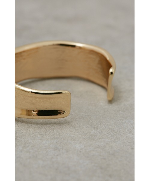 AZUL by moussy(アズールバイマウジー)の「NUANCE CURVE BANGLE/ニュアンスカーブバングル(ブレスレット・レディース・ゴールド系その他/シルバー・FREE)」の12枚目の写真