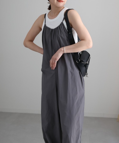 ap retro（アプレトロ）の「ナイロンサロペットPT（サロペット/オーバーオール・レディース・グレイッシュベージュ/ブラウン/チャコールグレー/ブラック・FREE）」の2枚目の写真