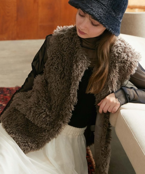 archives（アルシーヴ）の「ファーベスト（その他アウター・レディース・アイボリー/モカ・MEDIUM）」の2枚目の写真