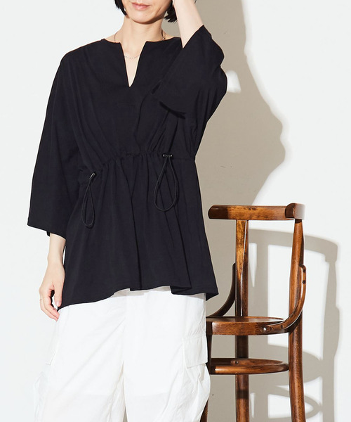 CONVERSE TOKYO（コンバーストウキョウ）の「WAIST CORD SKIPPER TEE（Tシャツ/カットソー・レディース・ブラック/ホワイト/ブルーグリーン・FREE）」の4枚目の写真