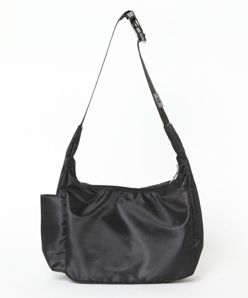 repipi armario(レピピ アルマリオ)の「WポケットボディBAG(ボディバッグ/ウエストポーチ・キッズ・ブラック/アイボリー/グレー・FREE)」の7枚目の写真