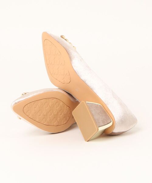 Dorry Doll（ドリードール）の「パールチャームパンプス（パンプス・レディース・ダークオレンジ/グレイッシュベージュ/ブラック・L/M/S）」の4枚目の写真