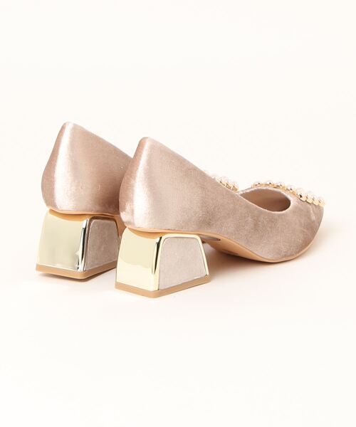 Dorry Doll（ドリードール）の「パールチャームパンプス（パンプス・レディース・ダークオレンジ/グレイッシュベージュ/ブラック・L/M/S）」の8枚目の写真