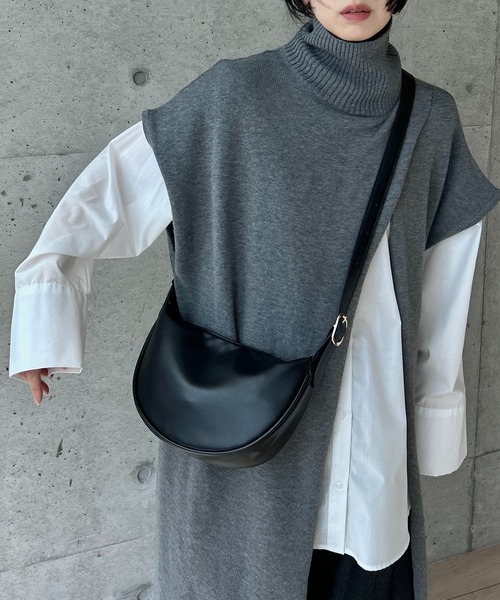 y/m by RIKA（イムバイリカ）の「ハーフラウンドショルダーBAG（ショルダーバッグ・レディース・ブラック/アイボリー・FREE）」の3枚目の写真