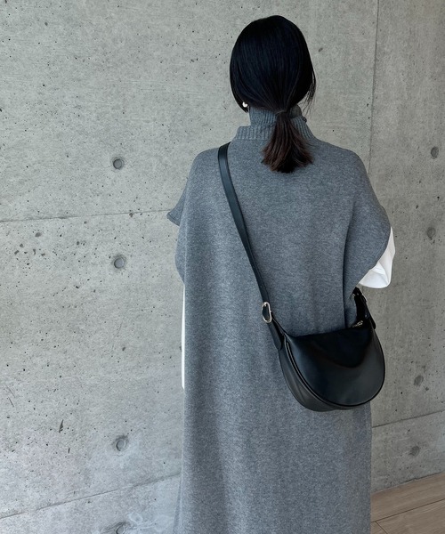 y/m by RIKA（イムバイリカ）の「ハーフラウンドショルダーBAG（ショルダーバッグ・レディース・ブラック/アイボリー・FREE）」の6枚目の写真