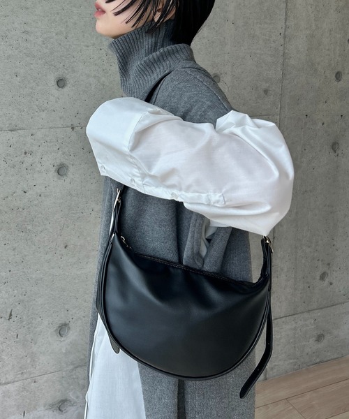 y/m by RIKA（イムバイリカ）の「ハーフラウンドショルダーBAG（ショルダーバッグ・レディース・ブラック/アイボリー・FREE）」の9枚目の写真