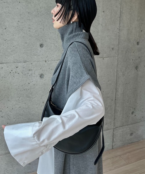 y/m by RIKA（イムバイリカ）の「ハーフラウンドショルダーBAG（ショルダーバッグ・レディース・ブラック/アイボリー・FREE）」の11枚目の写真