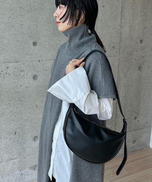 y/m by RIKA（イムバイリカ）の「ハーフラウンドショルダーBAG（ショルダーバッグ・レディース・ブラック/アイボリー・FREE）」の15枚目の写真