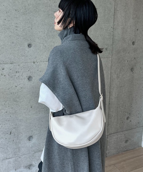 y/m by RIKA（イムバイリカ）の「ハーフラウンドショルダーBAG（ショルダーバッグ・レディース・ブラック/アイボリー・FREE）」の20枚目の写真