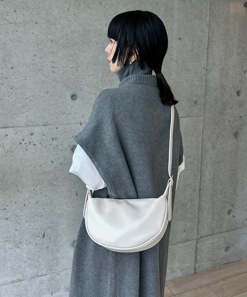 y/m by RIKA（イムバイリカ）の「ハーフラウンドショルダーBAG（ショルダーバッグ・レディース・ブラック/アイボリー・FREE）」の22枚目の写真