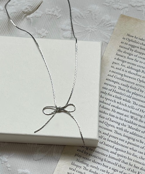 cuorequal(クオレコール)の「リボンモチーフネックレス(ネックレス・レディース・シルバー・FREE)」の1枚目の写真