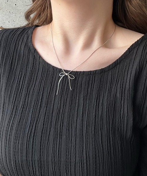 cuorequal(クオレコール)の「リボンモチーフネックレス(ネックレス・レディース・シルバー・FREE)」の6枚目の写真