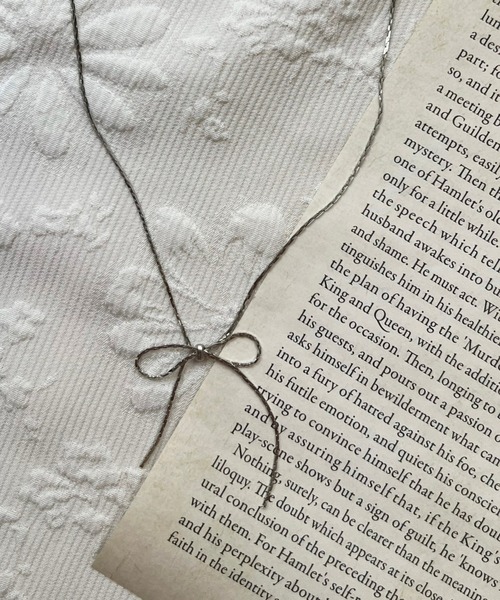 cuorequal(クオレコール)の「リボンモチーフネックレス(ネックレス・レディース・シルバー・FREE)」の8枚目の写真