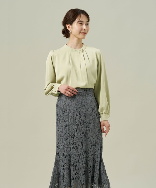 TOKYO SHIRTS（トウキョウシャツ）の「パール付き 長袖タックブラウス（シャツ/ブラウス・レディース・ライトグリーン/ライトブラウン・L/M）」の2枚目の写真
