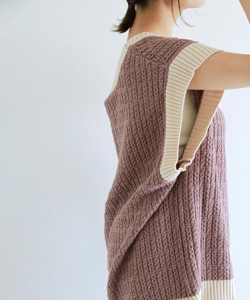 Crisp（クリスプ）の「バイカラーオーバーニットベスト（ベスト・レディース・ブラウン/アイボリー・FREE）」の10枚目の写真