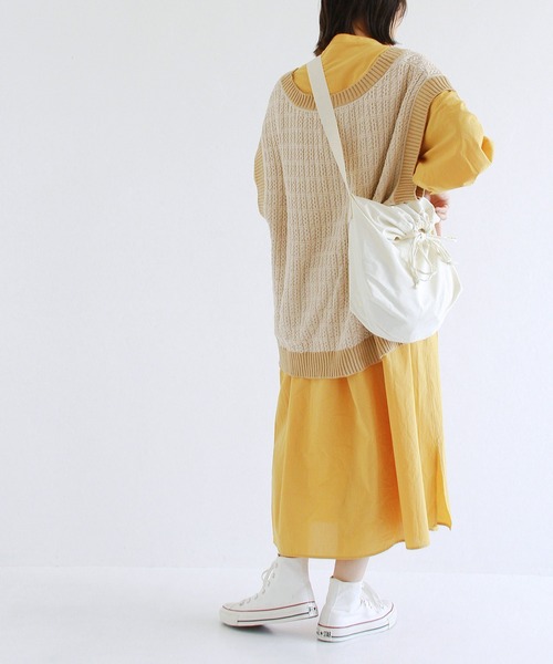 Crisp（クリスプ）の「バイカラーオーバーニットベスト（ベスト・レディース・ブラウン/アイボリー・FREE）」の14枚目の写真