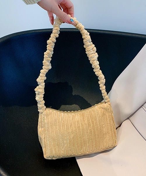 c.u.l（シーユーエル）の「コーデュロイ スクエアミニバッグ cula733（ショルダーバッグ・レディース・ブラック/ベージュ・FREE）」の8枚目の写真