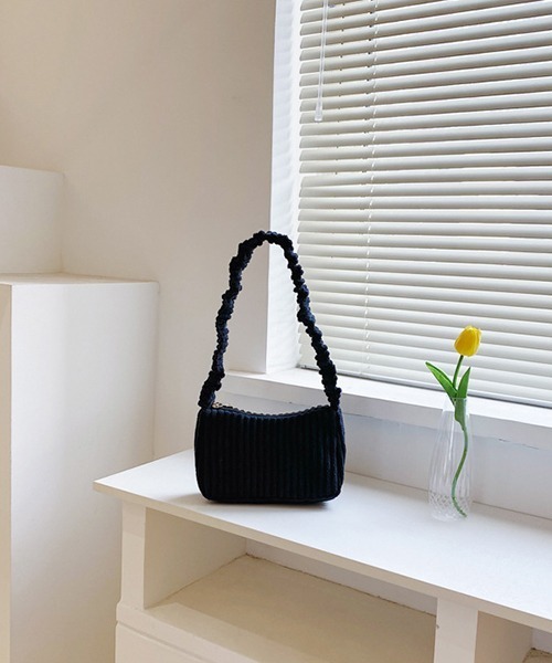 c.u.l（シーユーエル）の「コーデュロイ スクエアミニバッグ cula733（ショルダーバッグ・レディース・ブラック/ベージュ・FREE）」の10枚目の写真