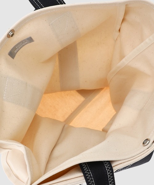 kolor BEACON（カラービーコン）の「24SBM-A02532（トートバッグ・メンズ・カーキ/パープル/ホワイト×ネイビー・FREE）」の10枚目の写真