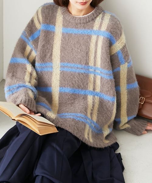 BONLECILL(ボンルシール)の「シャギーチェックオーバーニットプルオーバー(ニット/セーター・レディース・モカ/レッド/アイボリー/チャコールグレー・FREE)」の3枚目の写真