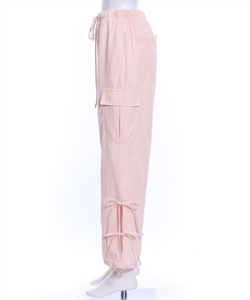 clear（クリア）の「裾サイドリボンカーゴパンツ[低身長用サイズ有]（カーゴパンツ・レディース・ピンク/ブラック/アイボリー・F/XS）」の8枚目の写真