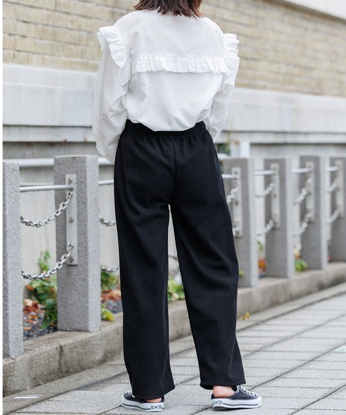 mili an deni(ミリアンデニ)の「裏起毛ベロアセミワイドパンツ(その他パンツ・レディース・チャコールグレー/ブラック/アイボリー・L/M)」の9枚目の写真