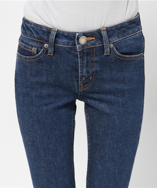 MOUSSY（マウジー）の「mid rise basic skinny（デニムパンツ・レディース・ブルー・26inch/27inch/24inch/25inch/23inch）」の5枚目の写真