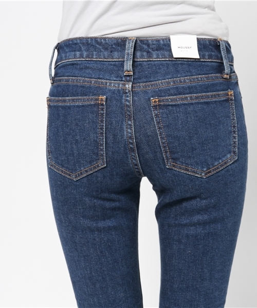 MOUSSY（マウジー）の「mid rise basic skinny（デニムパンツ・レディース・ブルー・26inch/27inch/24inch/25inch/23inch）」の6枚目の写真